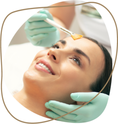 a close up of a woman